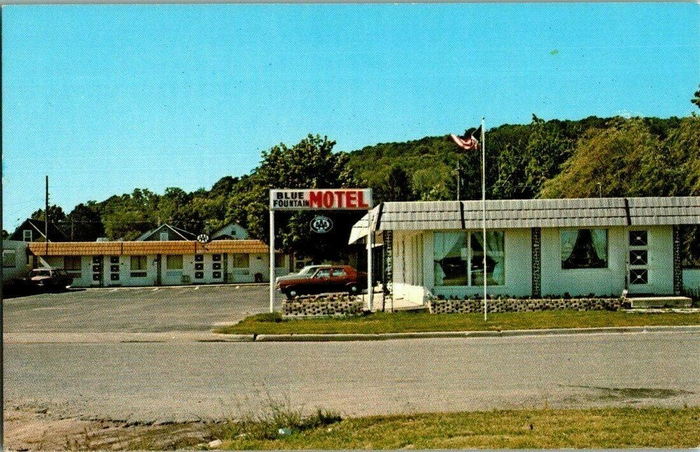Blue Fountain Motel - Old Postcard (newer photo)